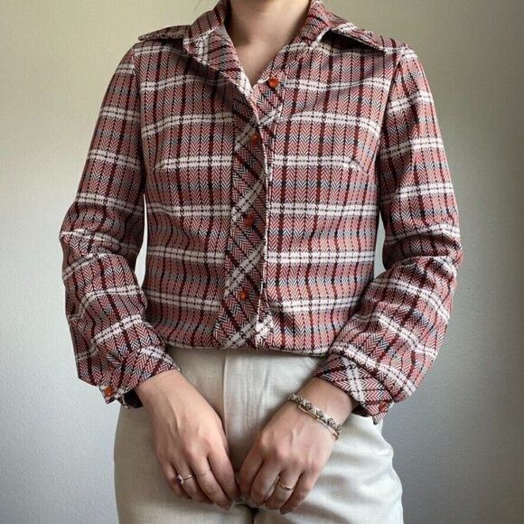 Vintage 1970s Women's Retro Collared Button Up Plaid Red Blue Long Sleeve Shirt - Picture 2 of 11